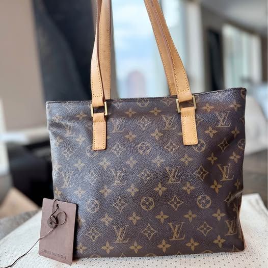 Louis Vuitton Lv Classic Monogram Tote With Zipper
